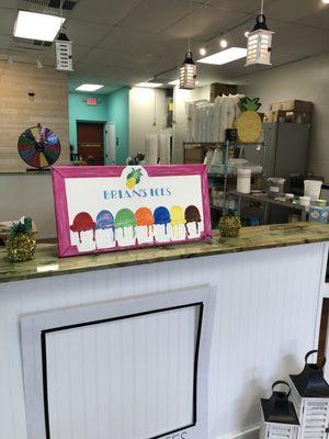 Cute shop with great ices!