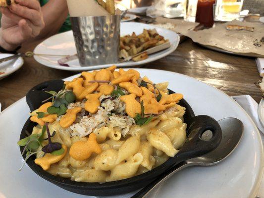 crab mac and cheese