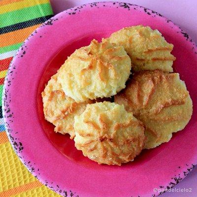 Coconut Macaroons.  Nuestros deliciosos coquitos