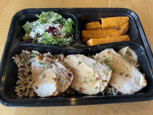 Pork loin special with quinoa, two sides : house salad and baked sweet potato fries