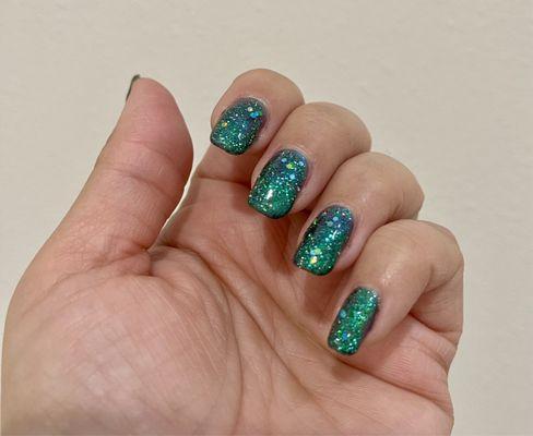 Holiday nails that the Grinch will surely envy!