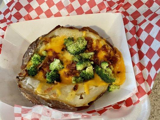 Broccoli cheddar bacon spud