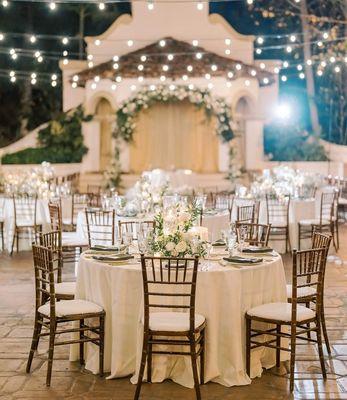 Introducing the Light Fruitwood Chiavari Chair, the ultimate party companion that's here to take your event to the next level!