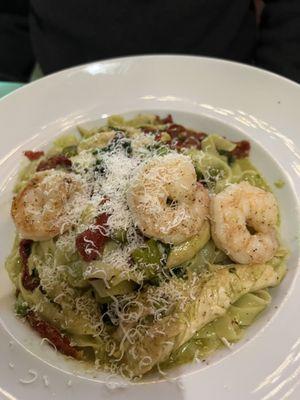 Fettuccini trilussa - added shrimp