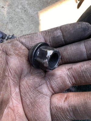 They need to teach their techs on how to properly seat a socket onto a lugnut before squeezing the trigger.(These aren't even aluminum)