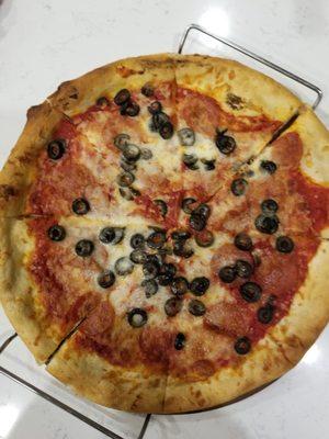 Cold pepperoni, black olive, extra cheese (where's the cheese?)