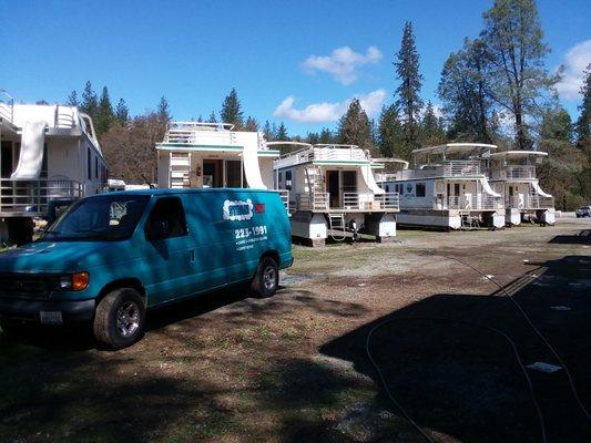 Houseboat cleaning