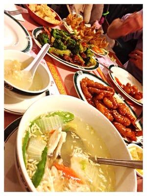 Beef & broccoli, sesame chicken, wontons, & sizzling soup