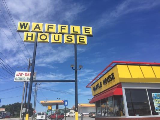 Finally!!! We get to try a Waffle HOUSE