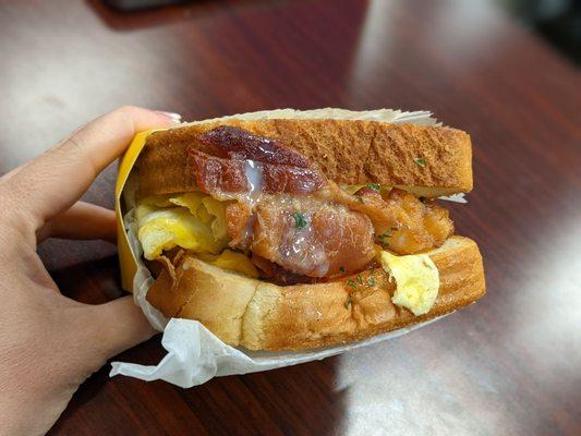 Egg cloud sandwich