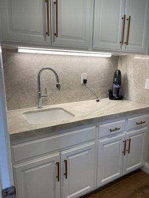 Laundry counter with full backsplash