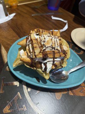 Sopapilla w/ ice cream