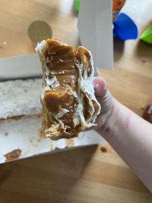 puffed pastry dessert w dulce de leche