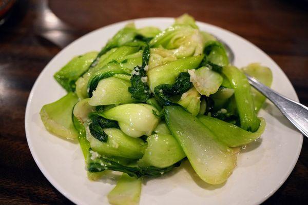 Baby Bok Choy w/ Garlic (蒜蓉小白菜): sautéed with light garlic sauce ($16.99).