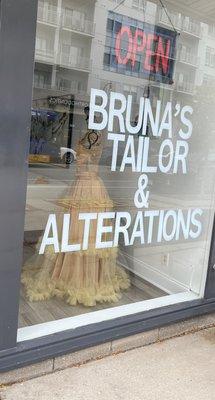 Bruna’s Tailor & Alterations