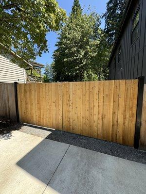 This Cedar driveway gate was installed for our favorite Seattle Krakens player in Bellevue!