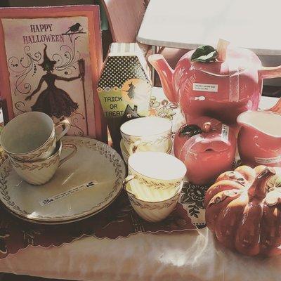 Cute autumn tea party display!