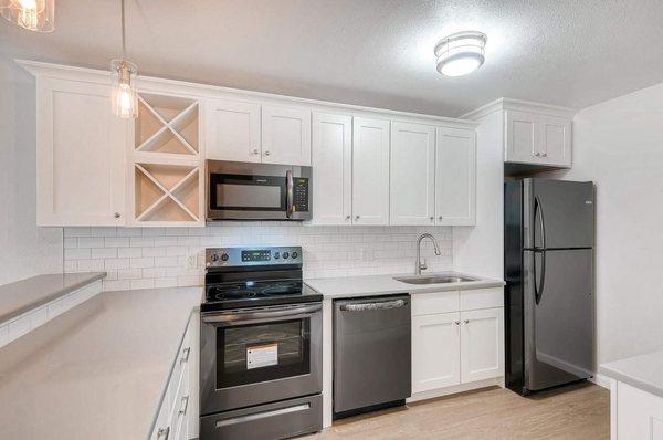 Love our new kitchen and quartz countertops!!!