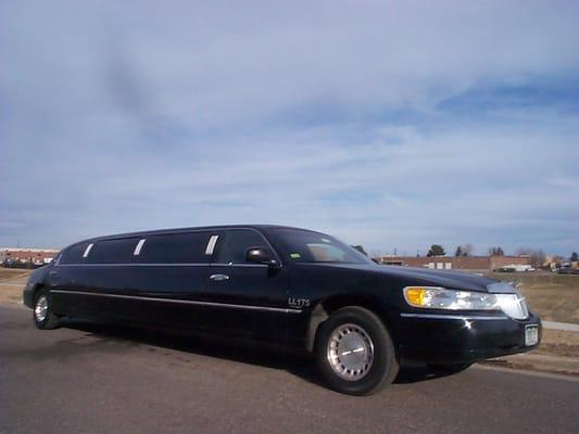 10 passenger stretch limousine