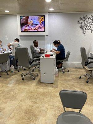 Yes Rodencia also gets his Manicure & Pedicure here also by Taylor