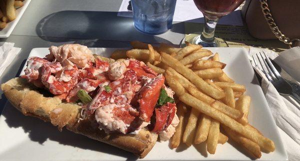 Best lobster rolls around !!