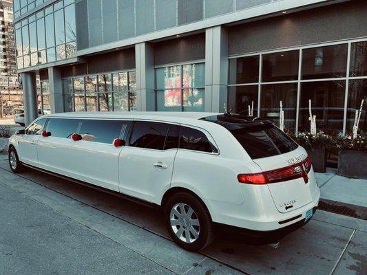 10 Passengers Stretch limo