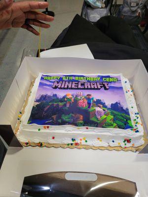 Birthday cake Minecraft theme