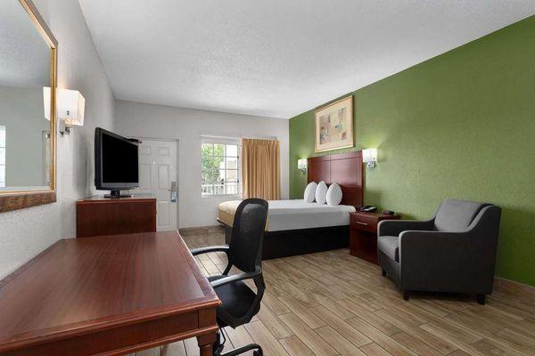 Travelodge Suites By Wyndham Lake Okeechobee