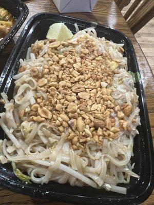 Chicken pad Thai