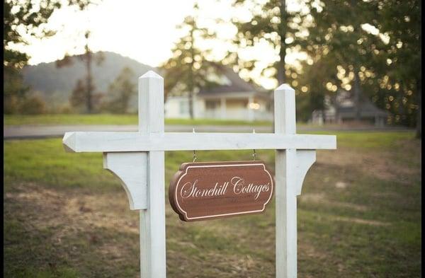 Stonehill Cottages Sign