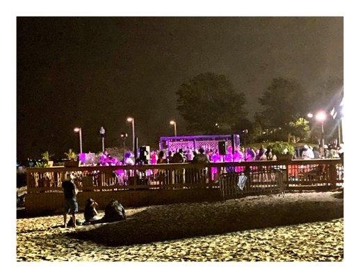 Pier 31. Bar/Patio/Deck Beach Summertime in Jamaica ?! No! U are in Chicago! Hot Music DJ Cold Drinks Good Food!Hot People! Fun! Cool!