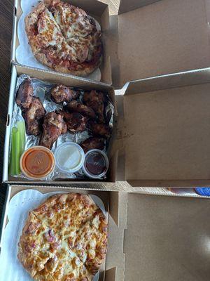 Meatzah and shucking buffalo chicken mini pizzas with bone-in wings!