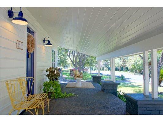 Charming, classic home just sold in South Austin (represented buyer).