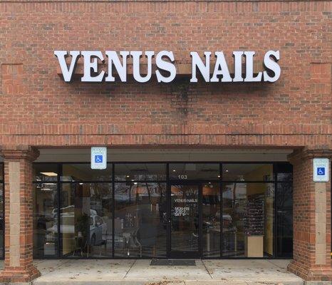 Venus Nails has opened recently and located near Skybox, Southern Muse, and Bangkok Alley.