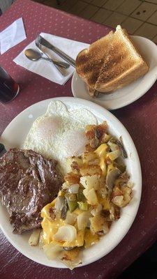 Ribeye and eggs with potatoes