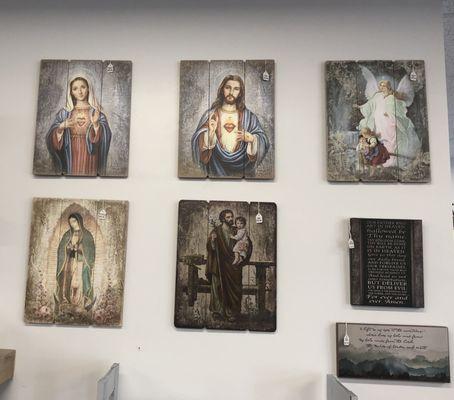 Casual Pallet Wood Wall Images of Jesus, Mary, and the Saints