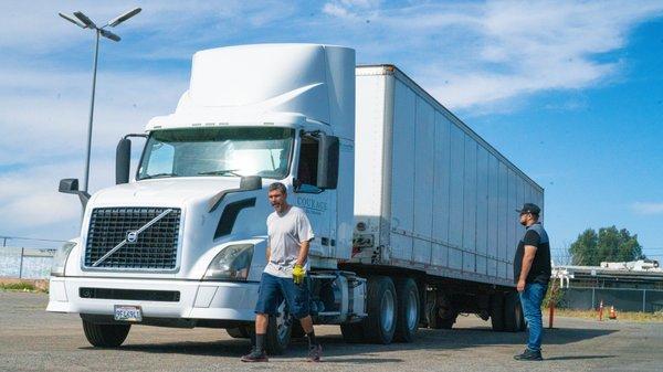 @CourageCDLTraining  #sanbernardinotruckingsch­ool #truckdrivingschool #truckdrivingtraining #cdltraining #cacdltraining