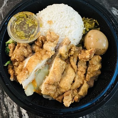 Crispy Chicken with Spicy Sauce Lunchbox