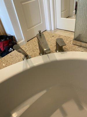 Bathtub faucets installation