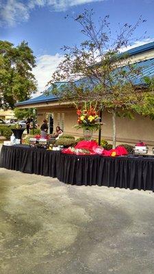 Outdoor buffet event