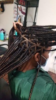 Perfect medium triangle knotless braids