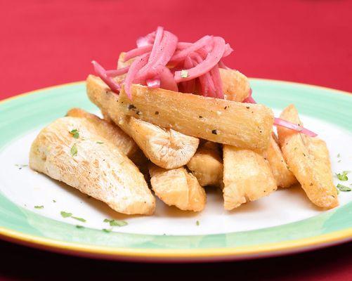 Appetizers : Fried yuca