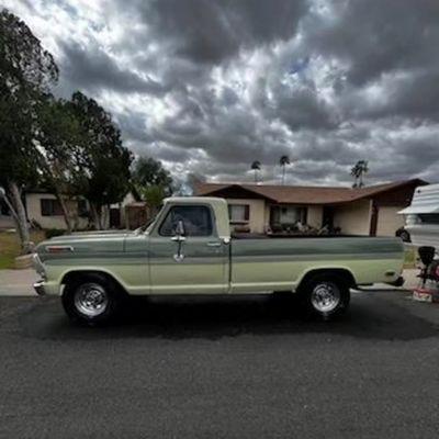 Classic Ford detail.