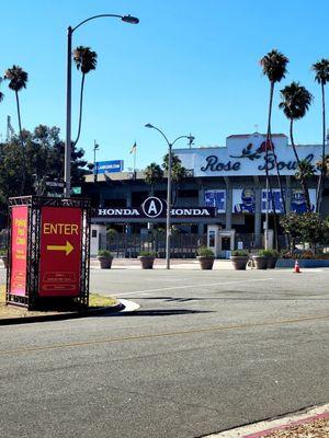 Vehicle Entrance Information (07/28/21)! @Tribeca #Pasadena #OutdoorEntertainment #DriveIn #Movies