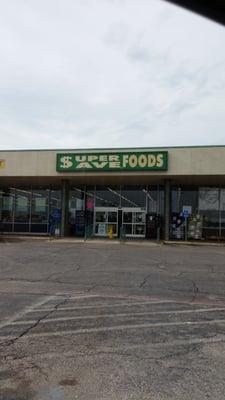 The front of the store. Very nice little supermarket.