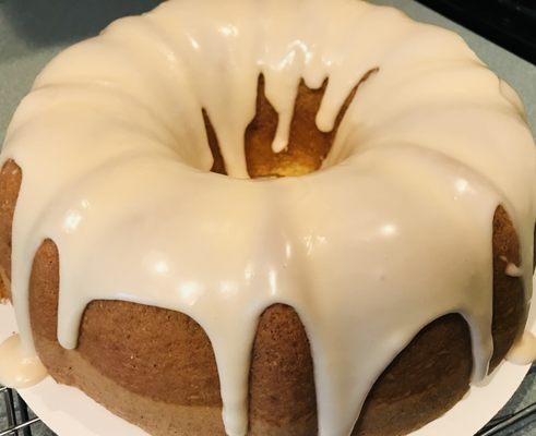 Vanilla bundt cake with icing