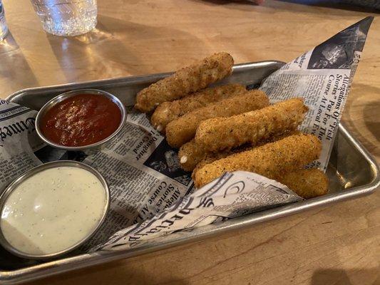 Mozzarella sticks with red sauce and ranch