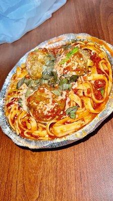 Fettuccine & Meatballs   @hybrideater