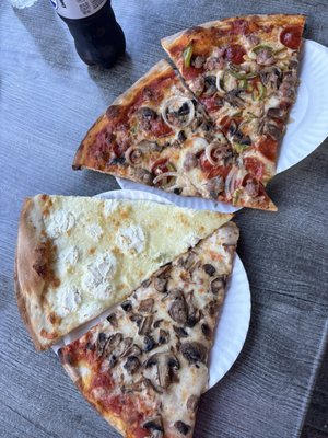 mushroom; white; sausage, federico's special (2) slices