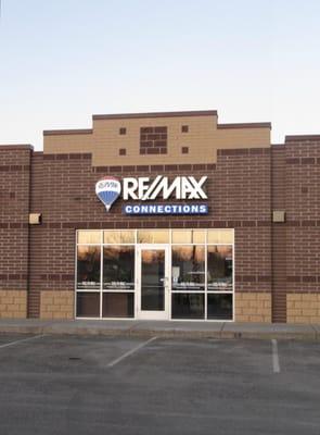 RE/MAX Connections, located in the Buffalo Crossroads strip mall. Just off Hwy 55 West behind DQ, situated between Jimmy John...